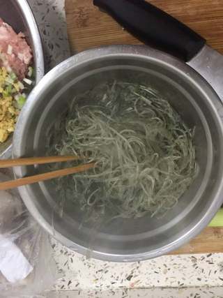 河南菜卷的做法步骤:2