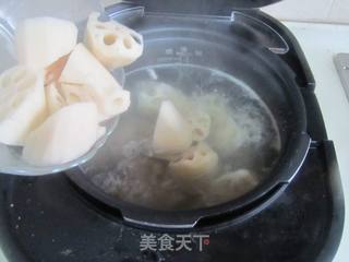 棒骨莲藕汤的做法步骤:7