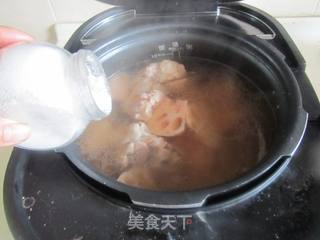 棒骨莲藕汤的做法步骤:9