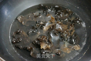 凉拌木耳的做法步骤:2