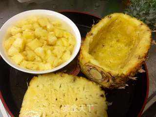 彩蔬虾仁菠萝饭的做法步骤：1
