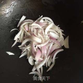 洋葱炒鸡蛋的做法步骤:4