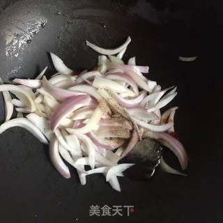 洋葱炒鸡蛋的做法步骤:5