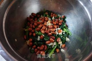 果仁拌菠菜的做法步骤：6