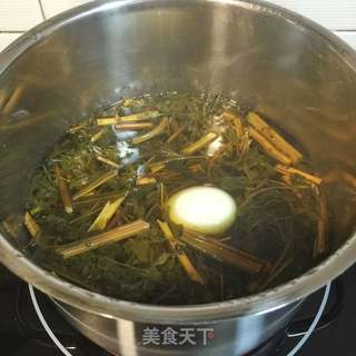 女人的恩物--益母草煮鸡蛋的做法步骤:5