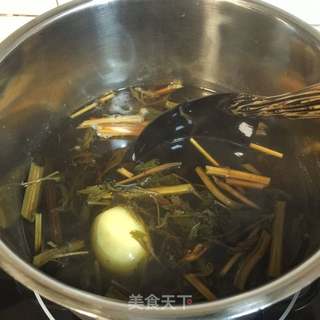 女人的恩物--益母草煮鸡蛋的做法步骤:7
