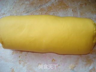 南瓜玫瑰花馒头的做法步骤:3