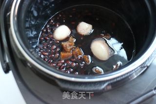 滋补甜汤——黑豆红糖炖蛋的做法步骤：8