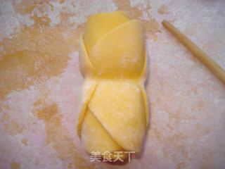 南瓜玫瑰花馒头的做法步骤:7