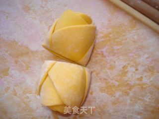南瓜玫瑰花馒头的做法步骤:8