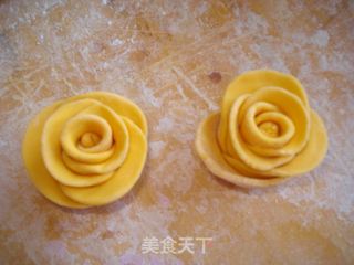 南瓜玫瑰花馒头的做法步骤:9