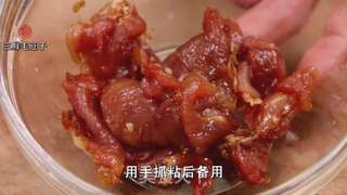 家常下饭菜“三鲜毛豆”，按这个方法做汤浓味鲜的做法步骤：1