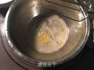 彩色蛋白糖的做法步骤:2