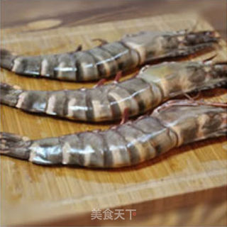 香煎老虎虾的做法步骤：1