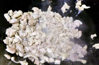 土豆蘑菇鸡肉饭的做法步骤:2