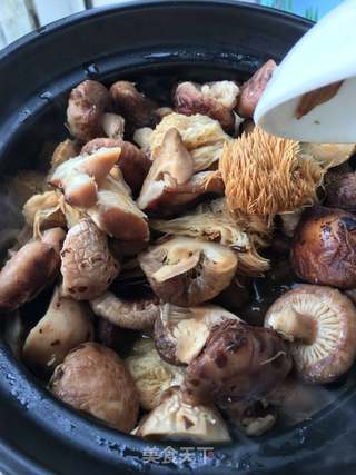 小鸡炖蘑菇的做法步骤:11