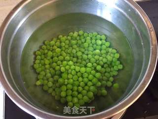 青豆炒虾仁的做法步骤:4