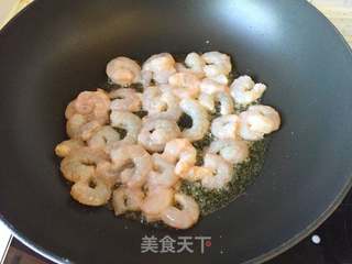 青豆炒虾仁的做法步骤:5
