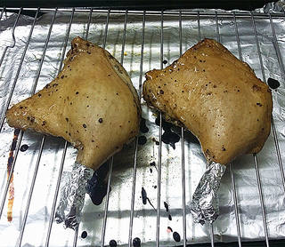 黑胡椒牛排酱烤鸭腿的做法步骤:7