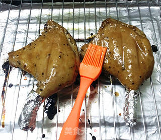 黑胡椒牛排酱烤鸭腿的做法步骤:9