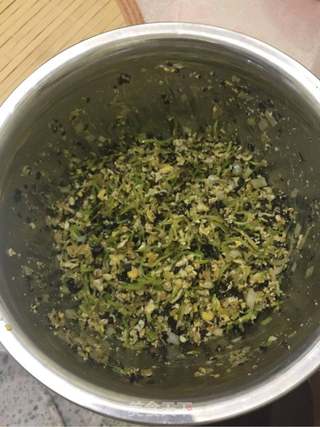 西葫芦鸡蛋海米水饺的做法步骤:4