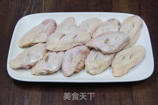 超过瘾的美食——芝士鸡翅的做法步骤：1