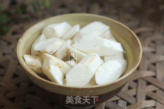 山药花生眉豆鸡脚汤的做法步骤:3