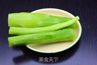 蒜蓉炒莴笋的做法步骤:2