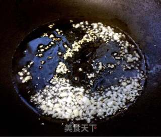番茄蒜蓉金针菇的做法步骤:3