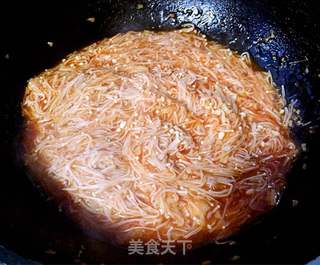 番茄蒜蓉金针菇的做法步骤:5