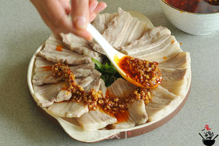 蒜泥白肉的做法步骤:7