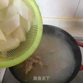 牛骨萝卜汤的做法步骤:5