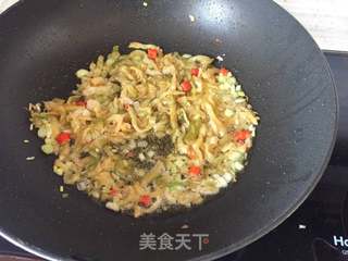 榨菜肉丝面的做法步骤:6