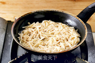 土豆丝饼的做法步骤:3