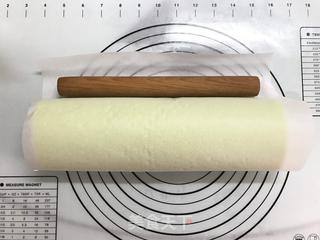 草莓斑斓蛋糕卷的做法步骤:13