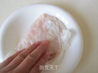 龙利鱼韭菜春卷的做法步骤:2