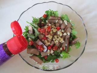 芹菜叶拌鸡蛋干的做法步骤:5
