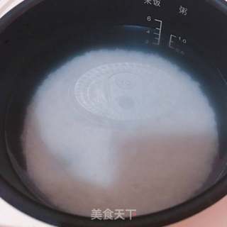 三文鱼瘦肉粥的做法步骤：1