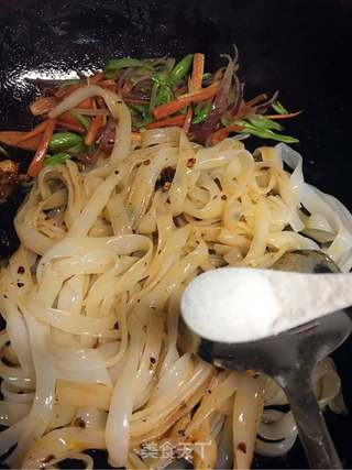 炒河粉的做法步骤:5