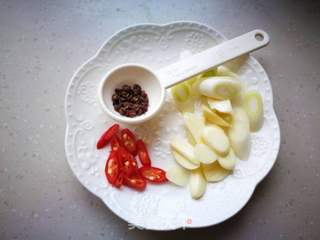 酸辣豆芽的做法步骤:2