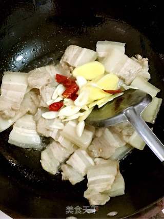 回锅肉的做法步骤：4