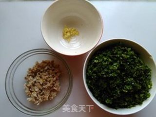 莴笋叶炒饭的做法步骤:2