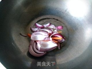 香辣牛蛙锅的做法步骤:3