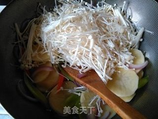 香辣牛蛙锅的做法步骤:5