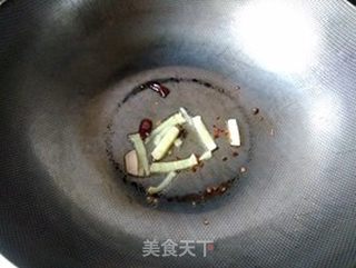 香辣牛蛙锅的做法步骤:6
