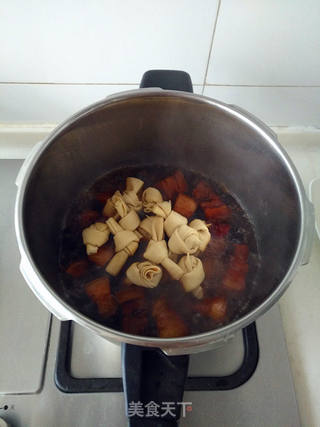 啤酒百叶结红烧肉的做法步骤:10
