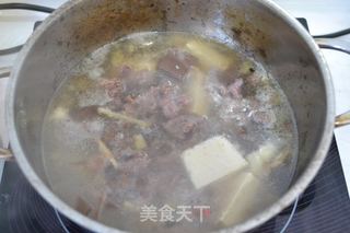 红白配-酸辣牛肉汤的做法步骤:4