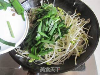 韭菜炒黄豆芽的做法步骤:3