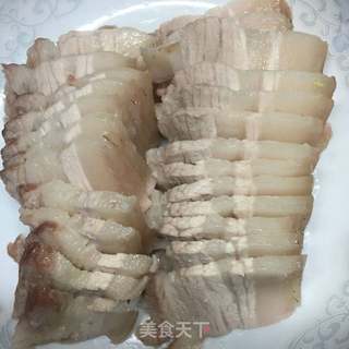 回锅肉的做法步骤：1