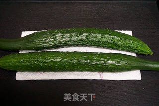 爽口酱黄瓜的做法步骤:2